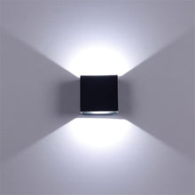Load image into Gallery viewer, black cube light fixed on a wall - FunkChez