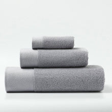 Load image into Gallery viewer, set of 3 luxury towels in different sizes in grey colour